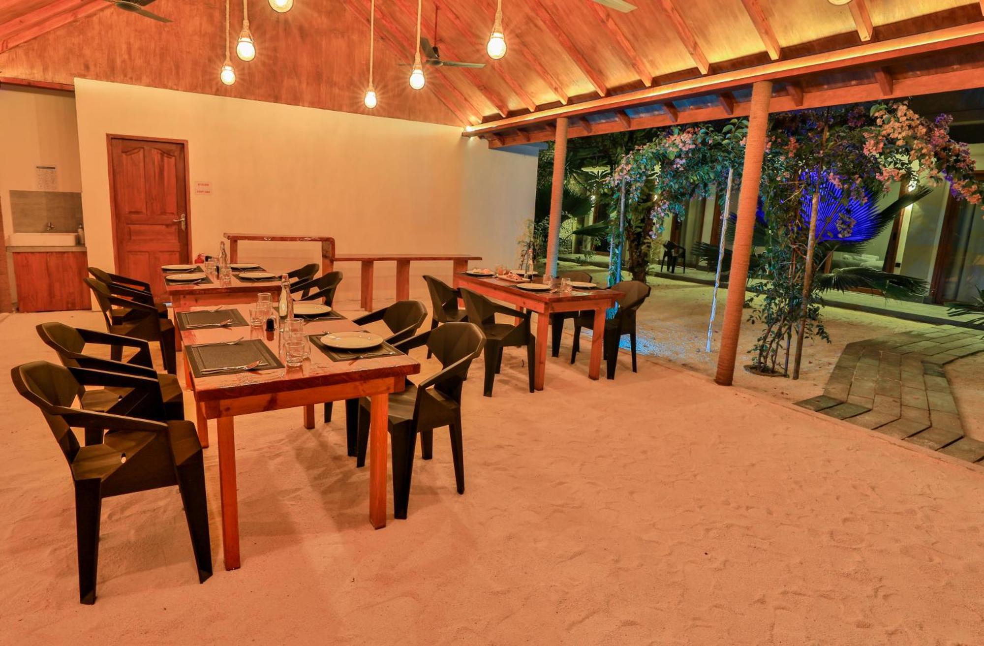 Sunny Breeze View Hotel Hangnaameedhoo Exterior photo